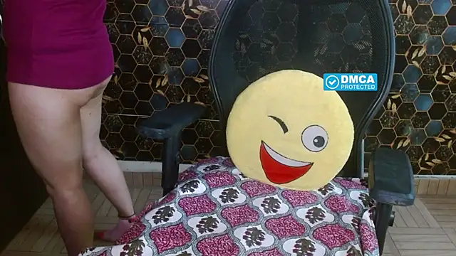 KinderrJoy online show from April 13, 2026, 5:22 am