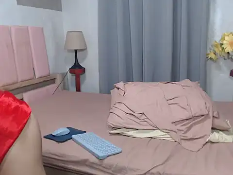 yournewgirldiana online show from April 11, 2026, 2:19 am