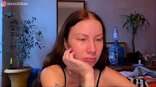 elfess online show from October 31, 2025, 7:05 am