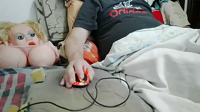 messi syssy online show from May 3, 2026, 4:32 pm