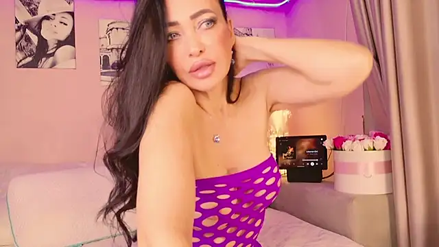 NaomiBlack35 online show from November 19, 2025, 7:03 pm