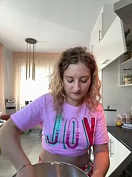 MileySummer online show from December 14, 2025, 9:15 am