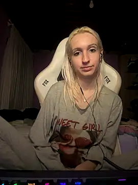 Snapshot of bunnydark00 chatting on October 30, 2025, 12:31 am bunnydark00 online show from October 30, 2025, 12:31 am