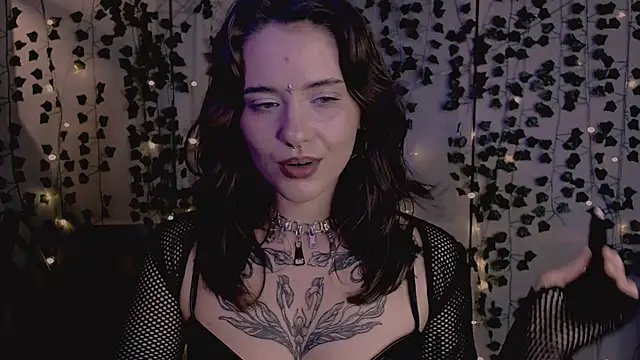 Snapshot of risha_laas chatting on November 28, 2025, 7:58 pm risha laas online show from November 28, 2025, 7:58 pm