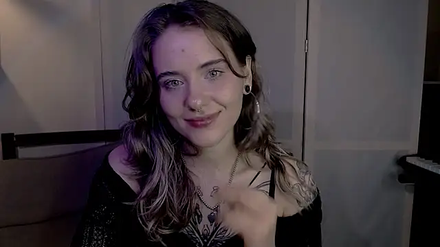 Snapshot of risha_laas chatting on December 6, 2024, 7:39 pm risha laas online show from December 6, 2024, 7:39 pm