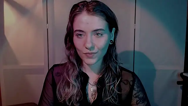 Snapshot of risha_laas chatting on December 18, 2024, 5:31 pm risha laas online show from December 18, 2024, 5:31 pm