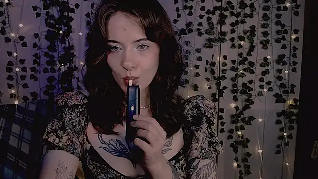 Snapshot of risha_laas chatting on November 7, 2025, 8:24 pm risha laas online show from November 7, 2025, 8:24 pm