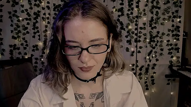 Snapshot of risha_laas chatting on February 9, 2025, 8:24 pm risha laas online show from February 9, 2025, 8:24 pm