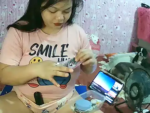 Snapshot of shaira4u chatting on April 12, 2026, 8:12 pm shaira4u online show from April 12, 2026, 8:12 pm