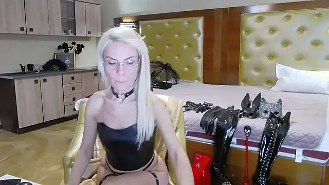 DomCaprisse online show from October 30, 2025, 12:03 pm