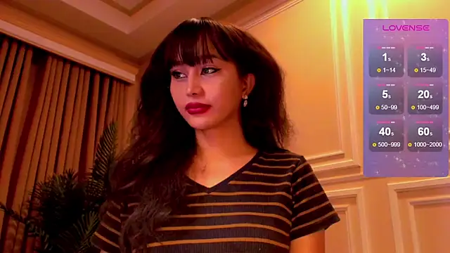 YOURCRISTINAS online show from November 11, 2025, 5:24 am