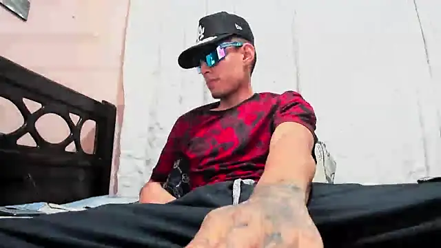 davidlatin66 online show from March 3, 2026, 3:02 am