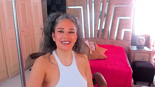 cute sassy online show from December 3, 2025, 3:11 pm