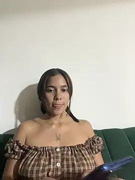 Snapshot of Sallye_ chatting on May 13, 2026, 4:52 am Sallye online show from May 13, 2026, 4:52 am