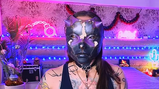 Snapshot of Cool_Freak_ chatting on November 16, 2025, 10:42 am Cool Freak online show from November 16, 2025, 10:42 am