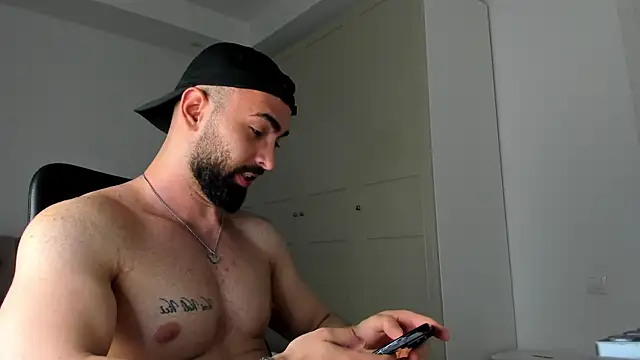 MichaelMasterss online show from April 9, 2026, 8:04 pm