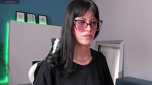  Jessy Moon  online show from October 28, 2025, 6:51 pm