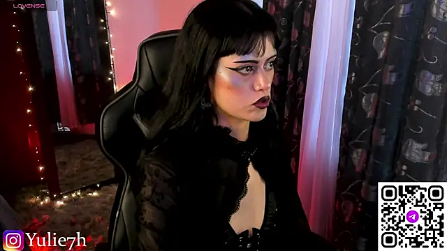  Jessy Moon  online show from July 9, 2026, 10:42 pm