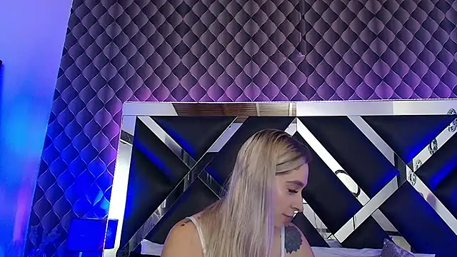 Snapshot of victoriaa_lee_ chatting on November 20, 2025, 7:03 pm victoriaa lee online show from November 20, 2025, 7:03 pm