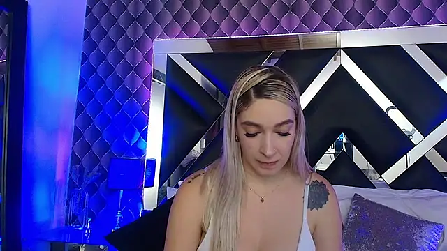 Snapshot of victoriaa_lee_ chatting on November 10, 2025, 7:08 pm victoriaa lee online show from November 10, 2025, 7:08 pm