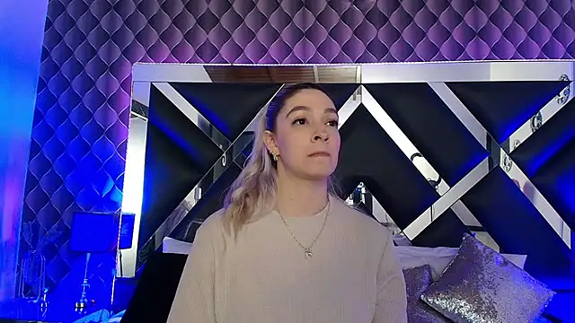 Snapshot of victoriaa_lee_ chatting on November 18, 2025, 8:34 pm victoriaa lee online show from November 18, 2025, 8:34 pm