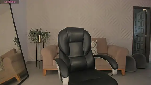 RenataReyes online show from March 29, 2026, 5:36 pm