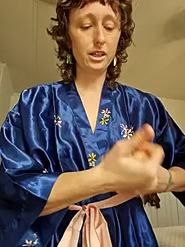 Snapshot of mossy_kiss chatting on February 7, 2026, 3:42 pm mossy kiss online show from February 7, 2026, 3:42 pm