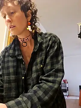 Snapshot of mossy_kiss chatting on February 2, 2025, 3:28 pm mossy kiss online show from February 2, 2025, 3:28 pm