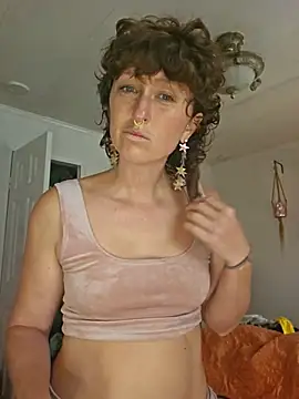 Snapshot of mossy_kiss chatting on October 17, 2025, 3:25 pm mossy kiss online show from October 17, 2025, 3:25 pm