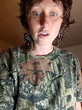 Snapshot of mossy_kiss chatting on February 10, 2026, 11:04 pm mossy kiss online show from February 10, 2026, 11:04 pm