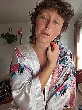 Snapshot of mossy_kiss chatting on November 1, 2025, 8:25 pm mossy kiss online show from November 1, 2025, 8:25 pm