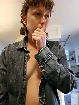 Snapshot of mossy_kiss chatting on December 16, 2024, 3:54 pm mossy kiss online show from December 16, 2024, 3:54 pm