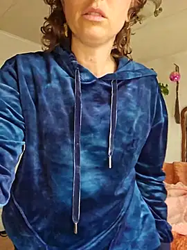 Snapshot of mossy_kiss chatting on November 3, 2025, 4:54 pm mossy kiss online show from November 3, 2025, 4:54 pm