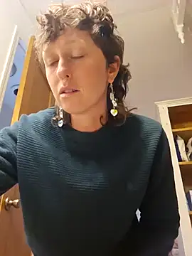 Snapshot of mossy_kiss chatting on January 21, 2025, 6:12 pm mossy kiss online show from January 21, 2025, 6:12 pm