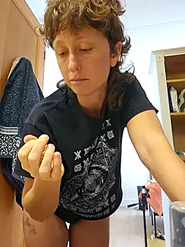 Snapshot of mossy_kiss chatting on January 13, 2025, 3:36 pm mossy kiss online show from January 13, 2025, 3:36 pm