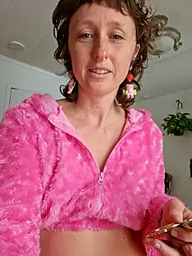 Snapshot of mossy_kiss chatting on January 31, 2026, 7:12 pm mossy kiss online show from January 31, 2026, 7:12 pm