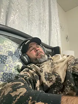 Snapshot of Cristian-Brayan chatting on November 6, 2025, 11:25 am Cristian-Brayan online show from November 6, 2025, 11:25 am