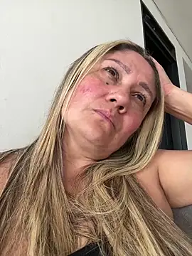gabiTetas online show from May 9, 2026, 8:34 pm