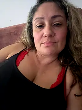 Snapshot of gabiTetas chatting on October 25, 2025, 9:04 pm gabiTetas online show from October 25, 2025, 9:04 pm