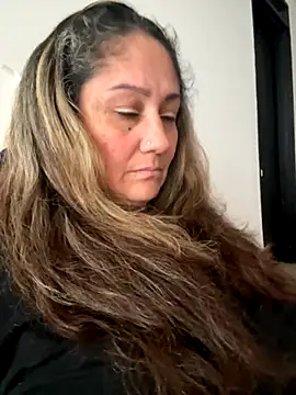 Snapshot of gabiTetas chatting on November 22, 2025, 9:13 pm gabiTetas online show from November 22, 2025, 9:13 pm