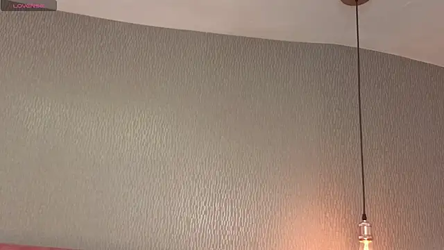 Alexa Thaylor  online show from May 11, 2026, 4:04 pm