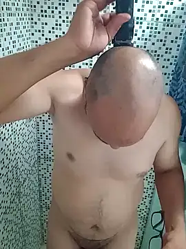 RobertoBuzios22 online show from January 21, 2025, 11:02 pm