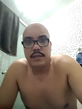 RobertoBuzios22 online show from March 22, 2025, 9:53 pm