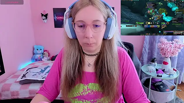 Snapshot of JustKerry chatting on April 15, 2026, 8:42 am JustKerry online show from April 15, 2026, 8:42 am