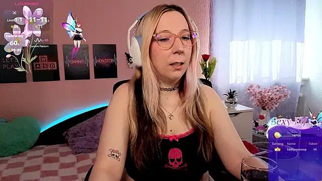 Snapshot of JustKerry chatting on March 2, 2026, 9:05 am JustKerry online show from March 2, 2026, 9:05 am