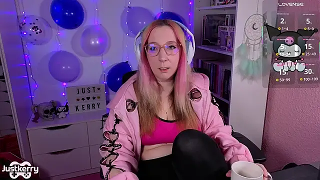 Snapshot of JustKerry chatting on November 18, 2025, 10:07 am JustKerry online show from November 18, 2025, 10:07 am