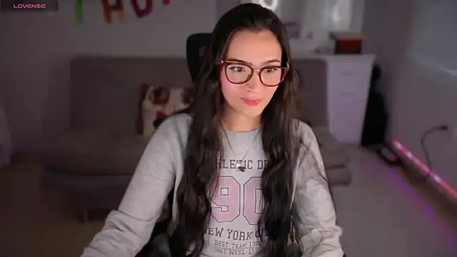 ImLui lu online show from March 18, 2025, 10:48 pm