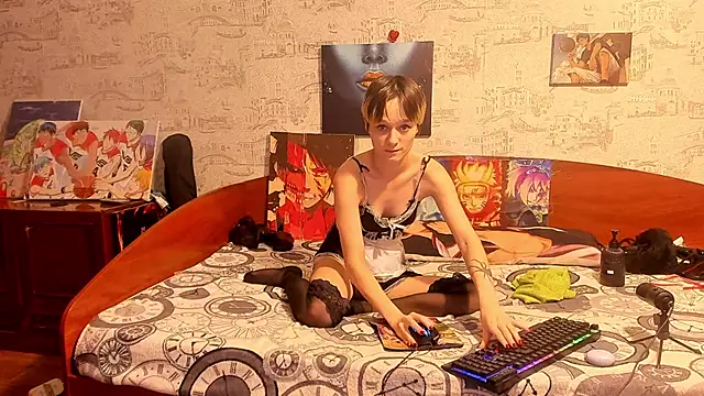 Snapshot of KagamiTayga chatting on November 3, 2025, 2:42 pm KagamiTayga online show from November 3, 2025, 2:42 pm