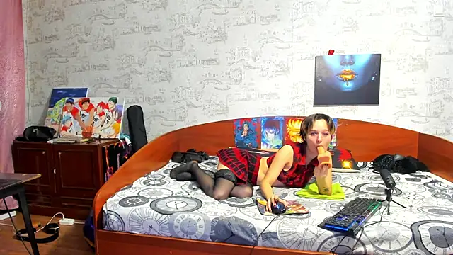 Snapshot of KagamiTayga chatting on December 2, 2025, 2:45 am KagamiTayga online show from December 2, 2025, 2:45 am