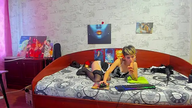 Snapshot of KagamiTayga chatting on September 12, 2025, 8:36 am KagamiTayga online show from September 12, 2025, 8:36 am